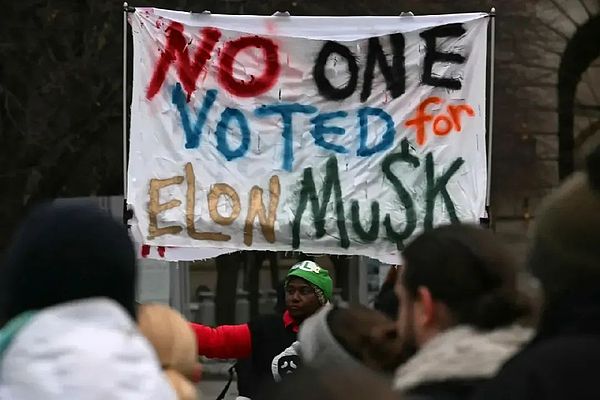 馬斯克為什么在美國塌房了？圖片